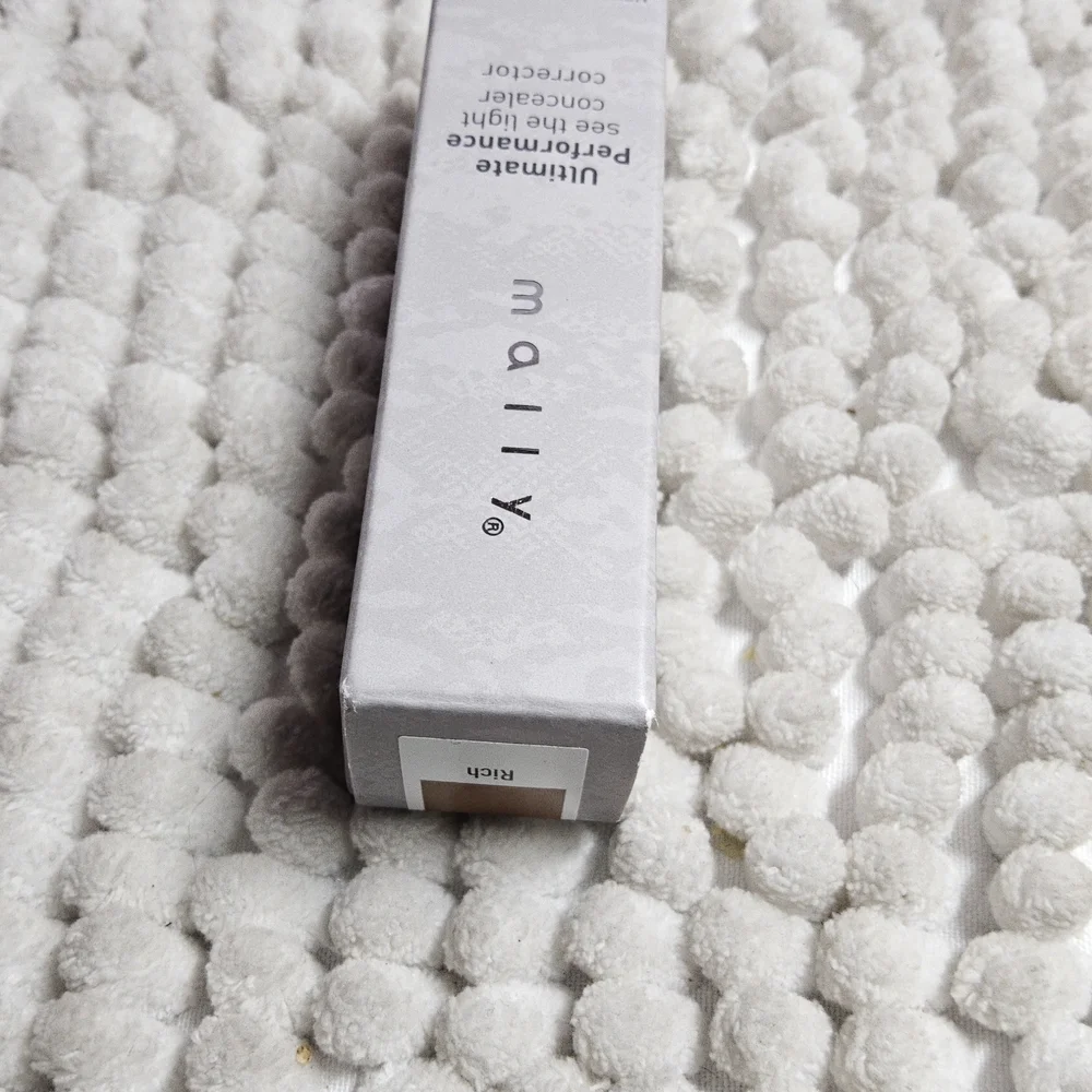 NWOT Mally Make Up Bundle. 3 pieces, skin illuminator, concealer, and perfector